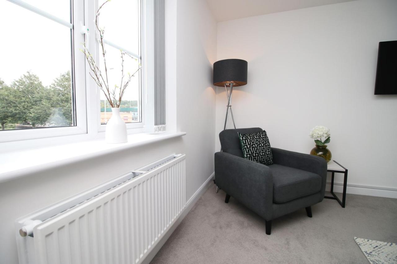 No 43 Stadium Views By Ssw - 2Br, Parking, Sleeps 4, 3Min Walk To Stadium, 10Min Drive To City Centre, Marina And Close To M4 Morriston Екстер'єр фото