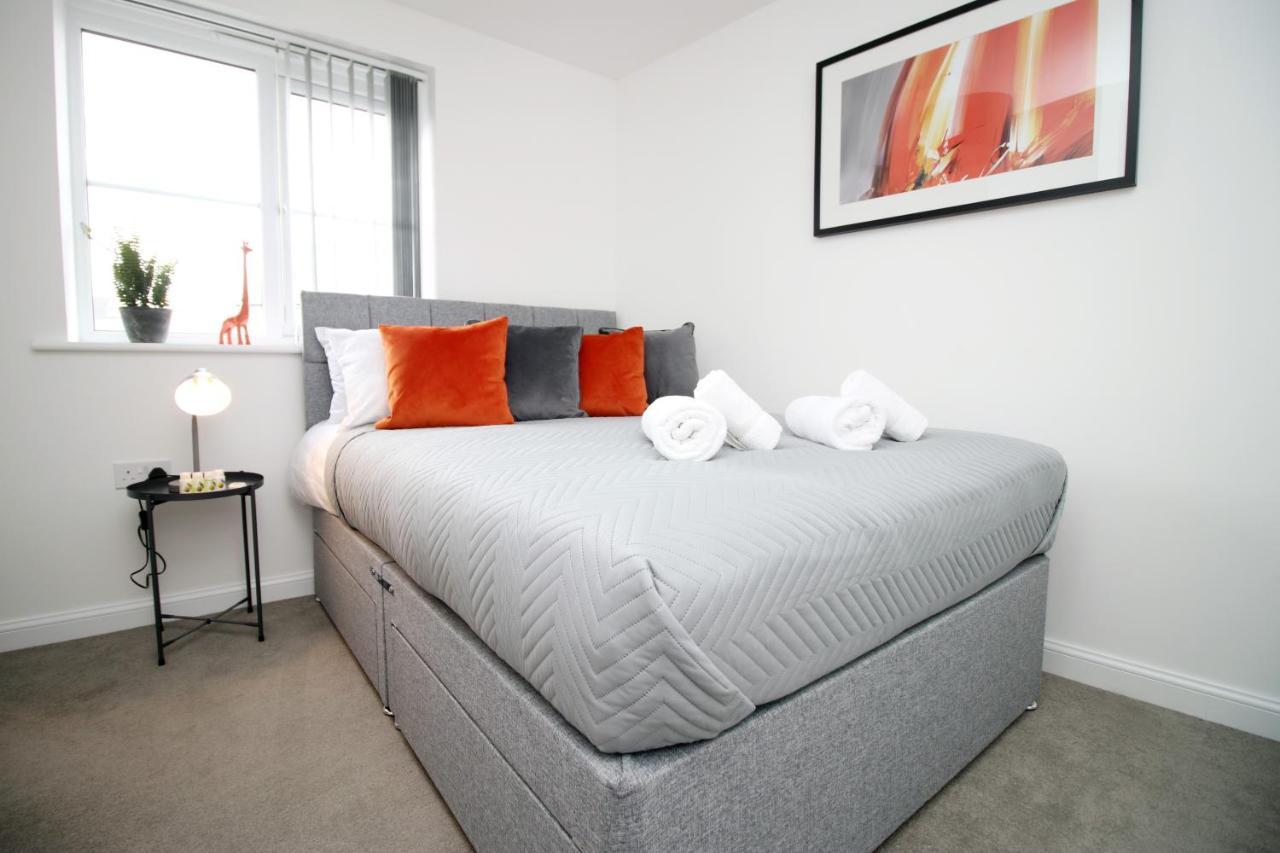 No 43 Stadium Views By Ssw - 2Br, Parking, Sleeps 4, 3Min Walk To Stadium, 10Min Drive To City Centre, Marina And Close To M4 Morriston Екстер'єр фото
