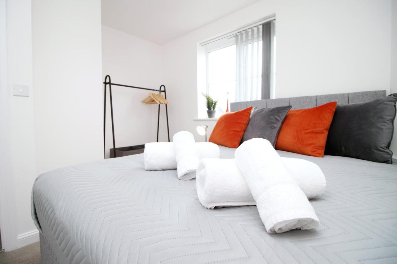 No 43 Stadium Views By Ssw - 2Br, Parking, Sleeps 4, 3Min Walk To Stadium, 10Min Drive To City Centre, Marina And Close To M4 Morriston Екстер'єр фото