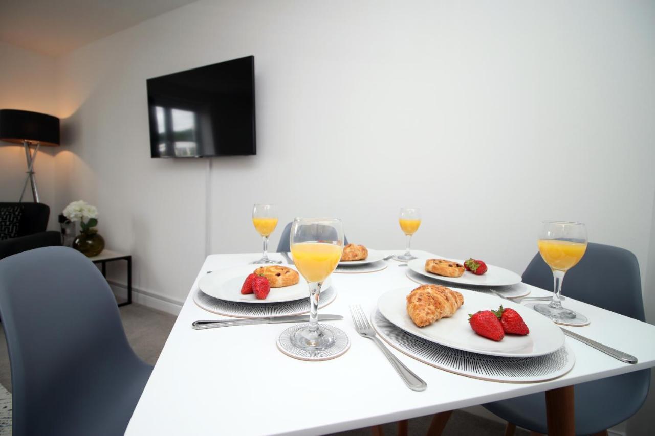 No 43 Stadium Views By Ssw - 2Br, Parking, Sleeps 4, 3Min Walk To Stadium, 10Min Drive To City Centre, Marina And Close To M4 Morriston Екстер'єр фото