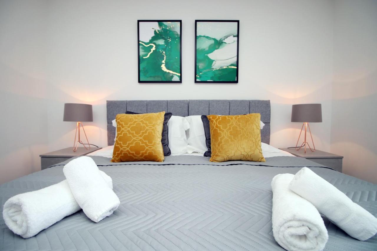 No 43 Stadium Views By Ssw - 2Br, Parking, Sleeps 4, 3Min Walk To Stadium, 10Min Drive To City Centre, Marina And Close To M4 Morriston Екстер'єр фото