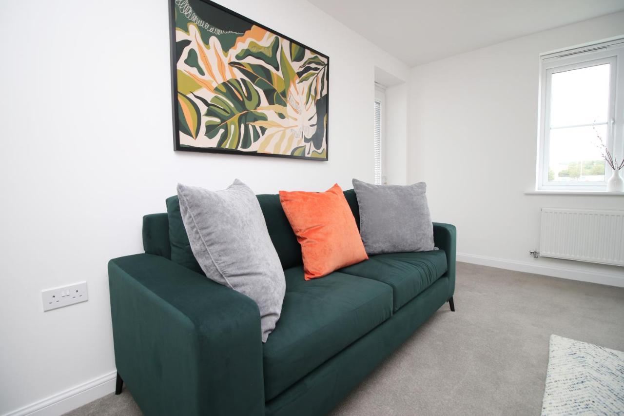 No 43 Stadium Views By Ssw - 2Br, Parking, Sleeps 4, 3Min Walk To Stadium, 10Min Drive To City Centre, Marina And Close To M4 Morriston Екстер'єр фото