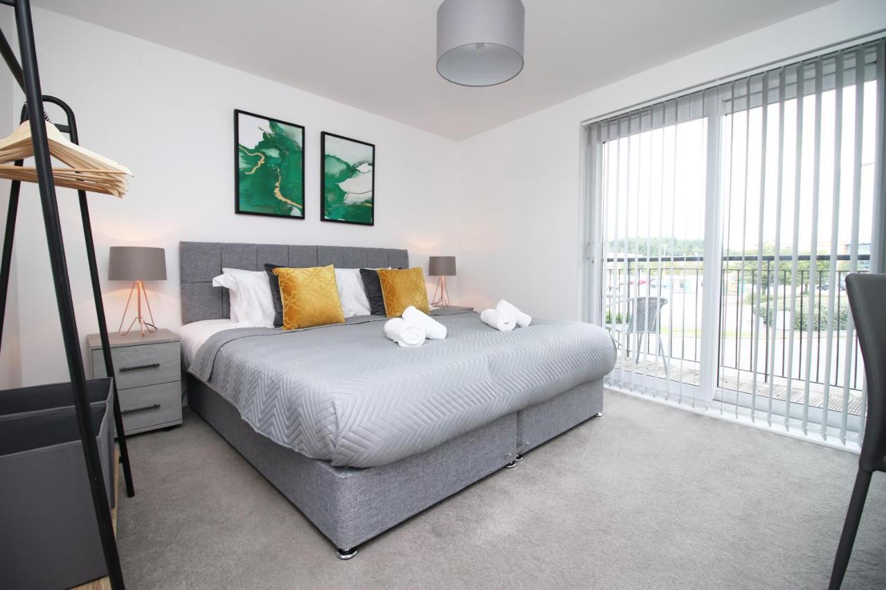 No 43 Stadium Views By Ssw - 2Br, Parking, Sleeps 4, 3Min Walk To Stadium, 10Min Drive To City Centre, Marina And Close To M4 Morriston Екстер'єр фото